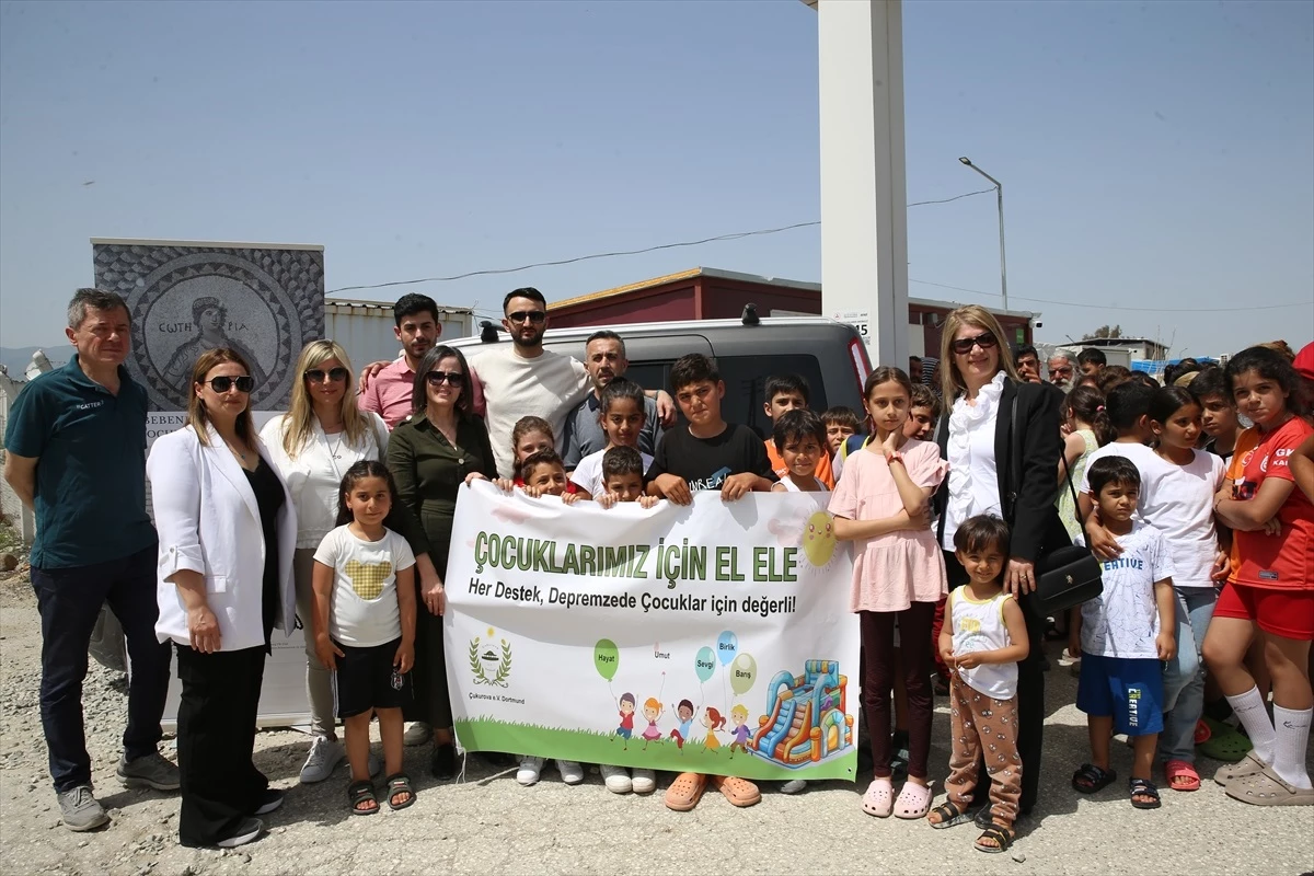 Almanya’dan Hatay’a Oyuncak Yardımı